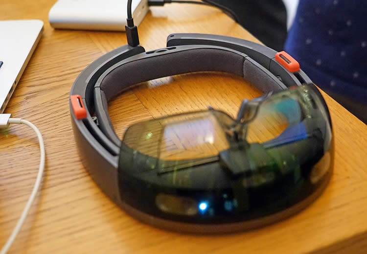 casque hololens microsoft mesh